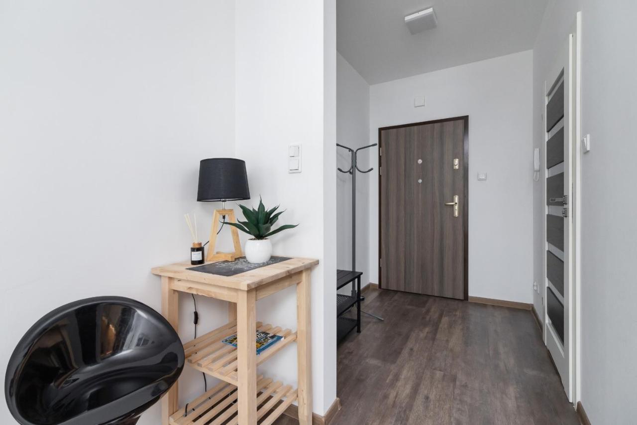 Spacious With Balcony Zablocie By Renters Kraków