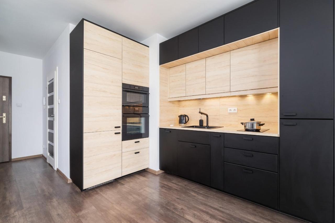 Spacious With Balcony Zablocie By Renters Kraków